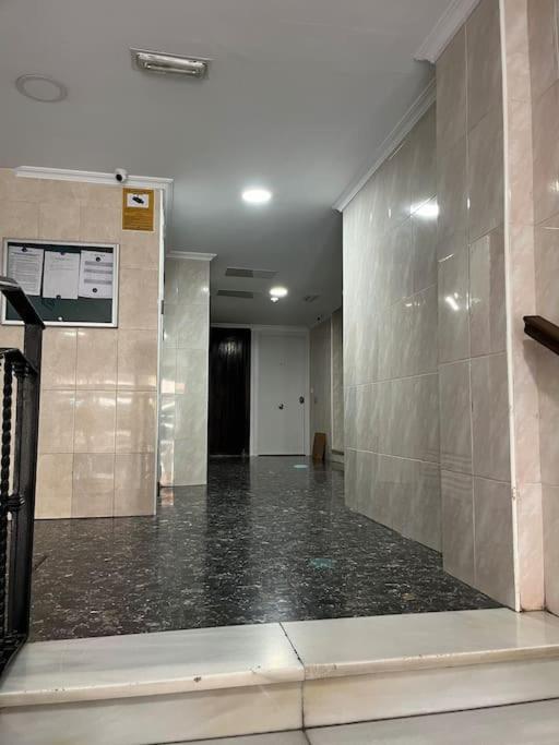 New Spacious And Cozy Apartment - Малага Экстерьер фото