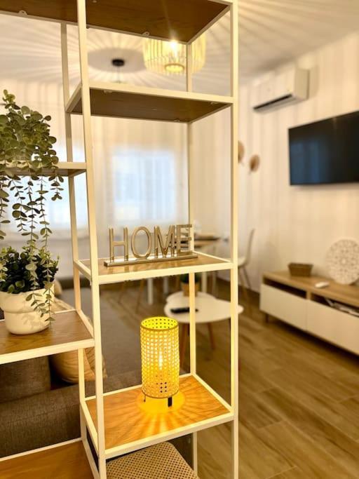 New Spacious And Cozy Apartment - Малага Экстерьер фото